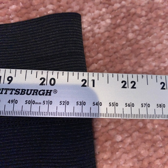 Kut from the Kloth Angie Skinny Leggings in Excellent Condition - Picture 5 of 9